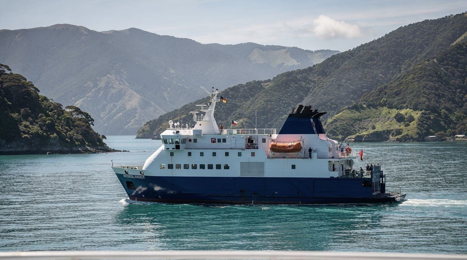 Cook Strait ferry tips — Practical tips for the Wellington to Picton ferry — booking, cost, timing, seasi