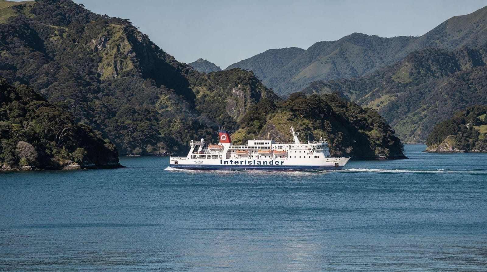 Wellington to the South Island: 5 days via ferry — 5 days — moderate